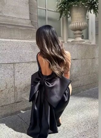 Zara Kleid Schwarz Gr. S mit grosser Schleife