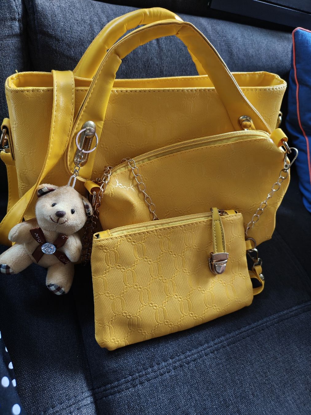 Sacs femmes: Taschen Set gelb – Neuf (Voir description) à Itingen par roo_6q2v 1