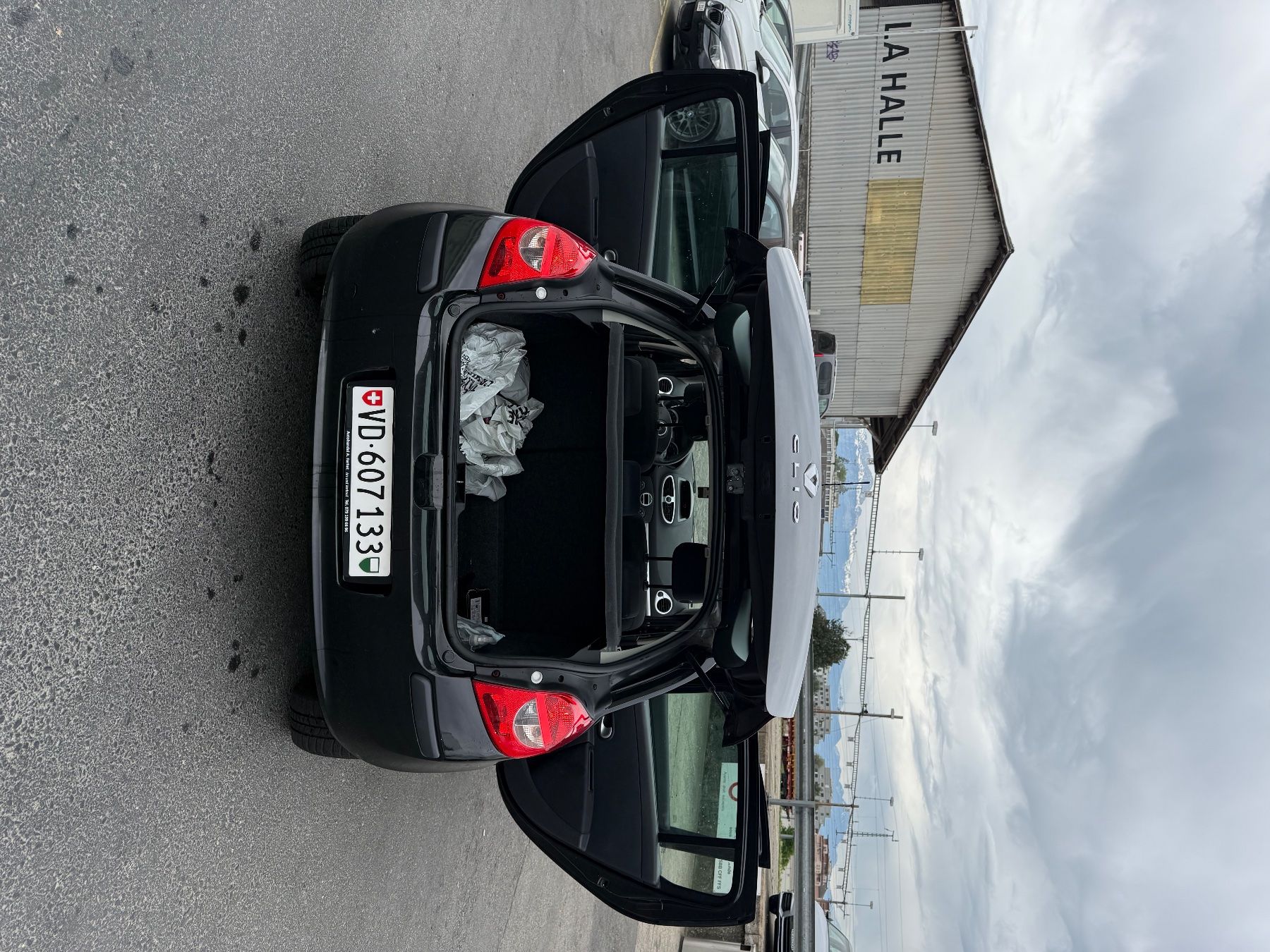 Renault Autos: CLIO 3 NOIR 112 CV – D'occasion à Lausanne par had_tyd2