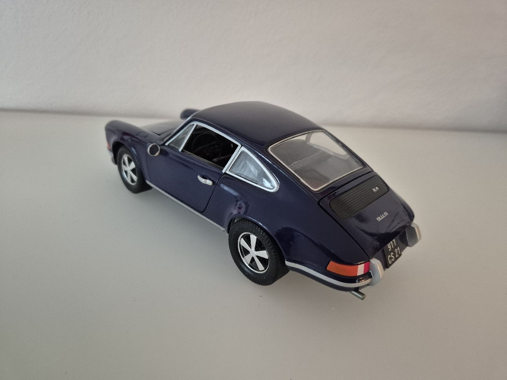 Porsche Modellini d'auto: Porsche 911 S 2,4 Liter Oldtimer Modellauto 1:18 – Nuovo (secondo la descrizione) da Trimbach venduto da Ramsi1270 1