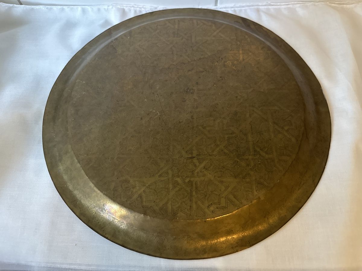 Piatti di portata: Antikes Tablett Messing 40 cm Durchmesser Deko Vintage – Usato da Zürich venduto da Chaeffeler 3