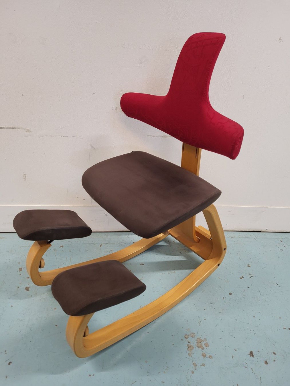 Varier Stühle: Stokke Varier ''Thatsit Balans'' – Gebraucht aus Brügg BE von POU-BELLE