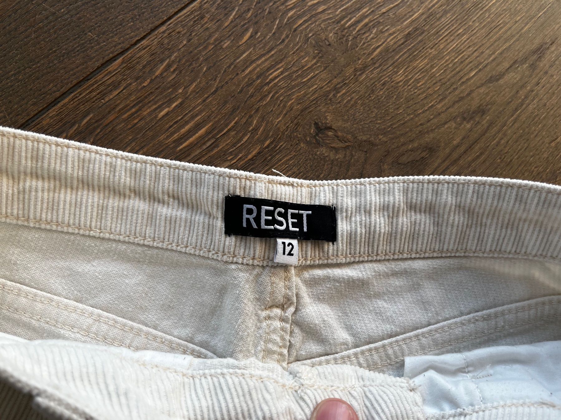Hosen: Pantalon RESET taille 152 – Gebraucht aus Develier von lili_1 1