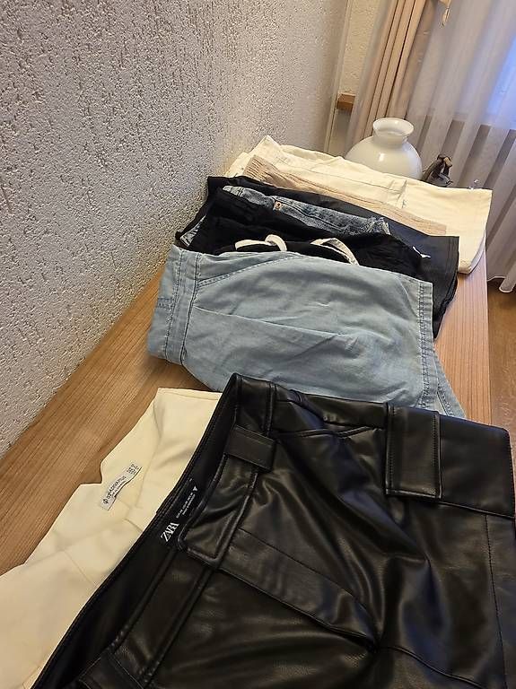 Lotti di vestiti: Kleiderpaket Shorts&Jupe – Usato da Lengnau AG venduto da Golf_2 2