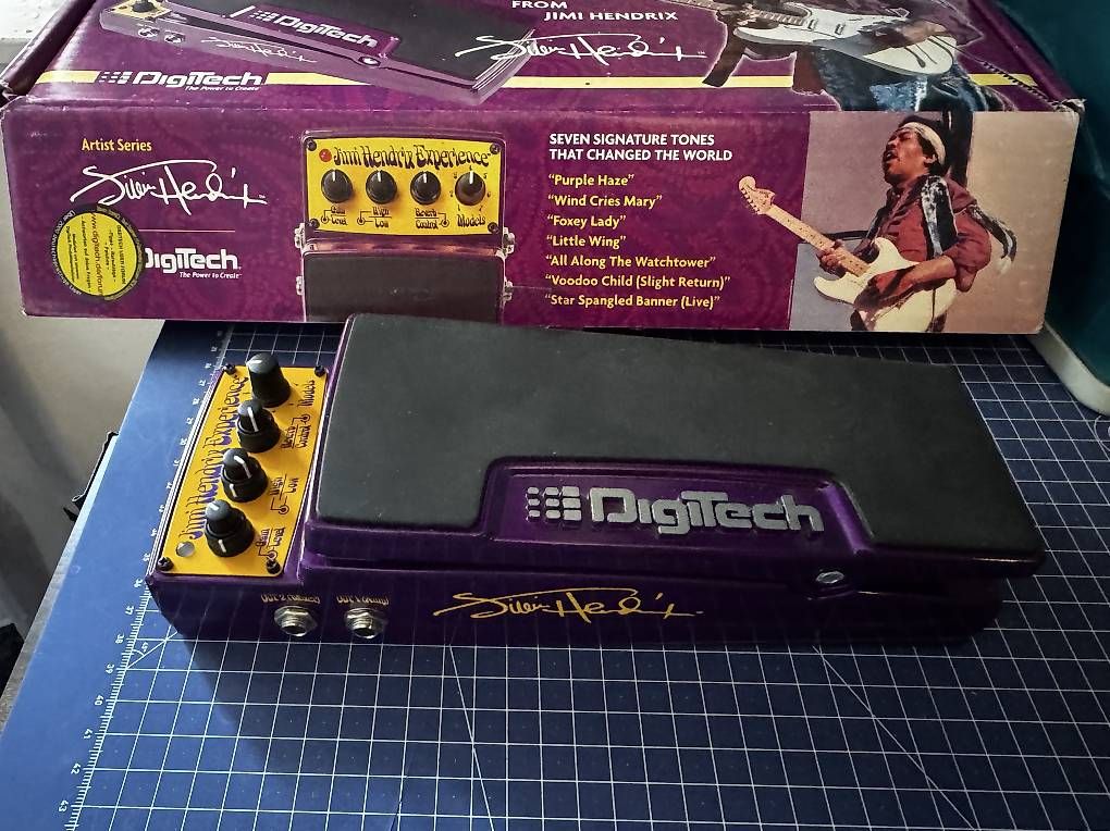 Strumenti musicali: Digitech Seven Signature Tones from Jimi Hendrix – Usato da Morges venduto da GvnMusic
