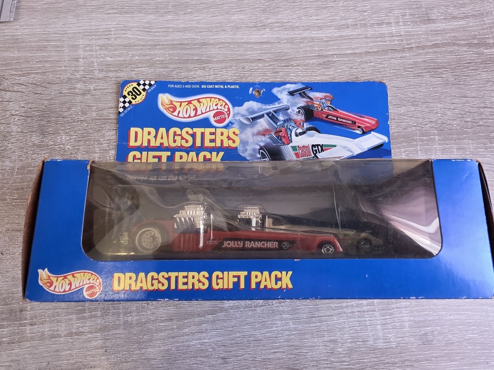 Hot Wheels Modellini d'auto: Hot Wheels Dragsters Gift Pack 2er Set neu ungebraucht – Nuovo (secondo la descrizione) da Untervaz venduto da Mudskipper
