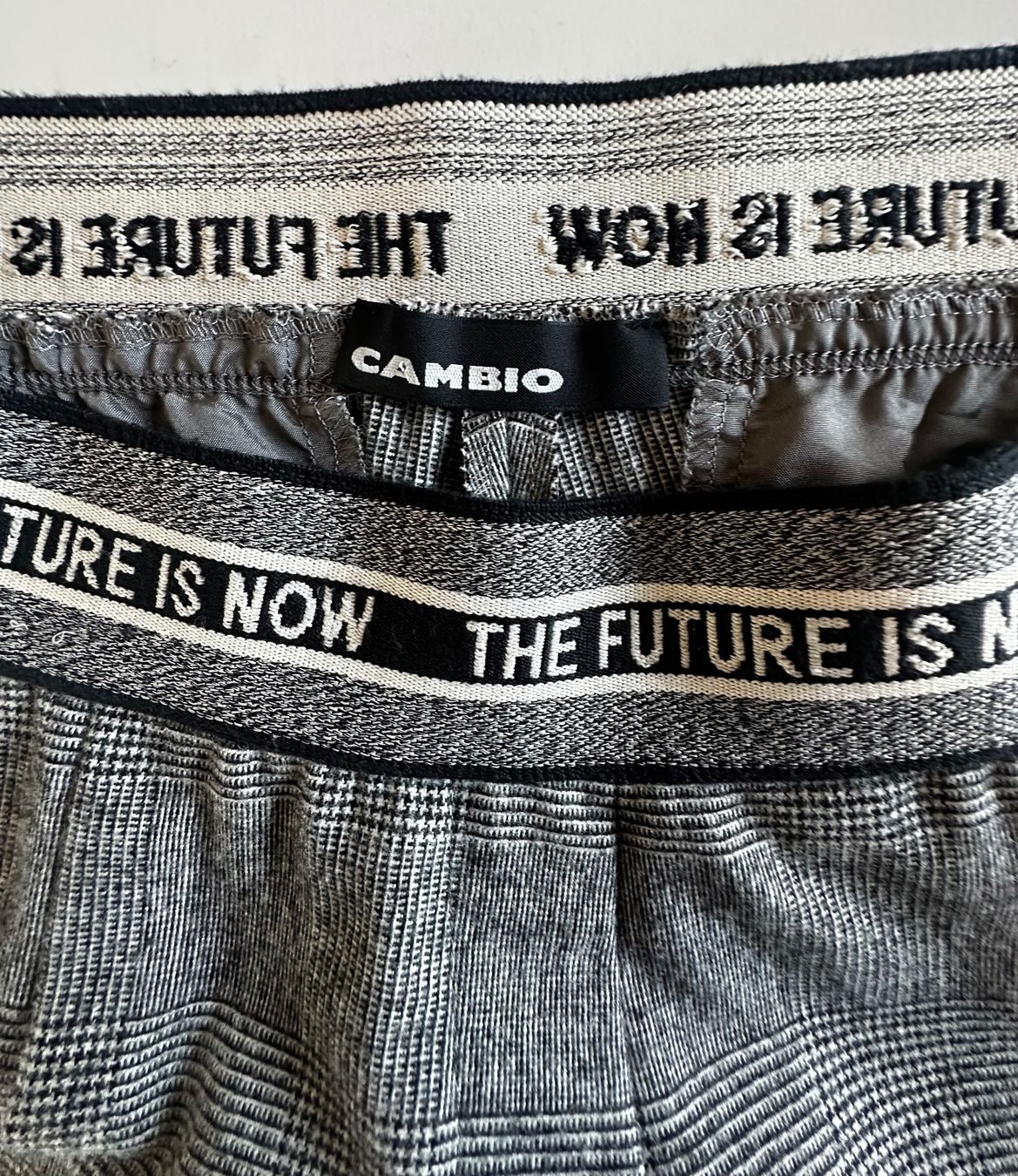 Cambio Pantaloni: Cambio Hose Damen 40 – Usato da Liestal venduto da Ballybs 2