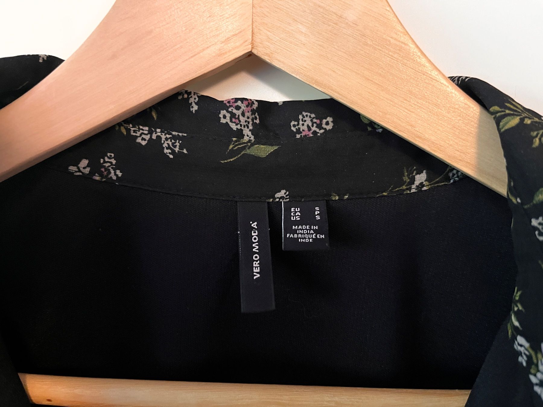 Camicette: Transparent-Bluse mit Blumenmuster, Gr. S, Frühling/Sommer. – Usato da Arlesheim venduto da Vinylpferd 3