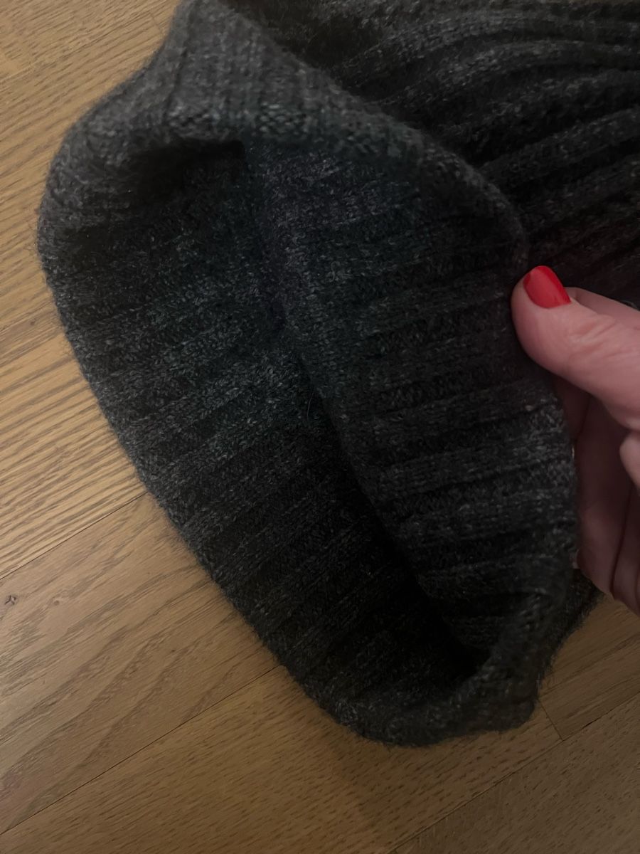 Copricapi, berretti & cappellini: Strickmütze mit abnehmbarem Echtfell-Pompon – Usato da Ebmatingen venduto da dartim 4