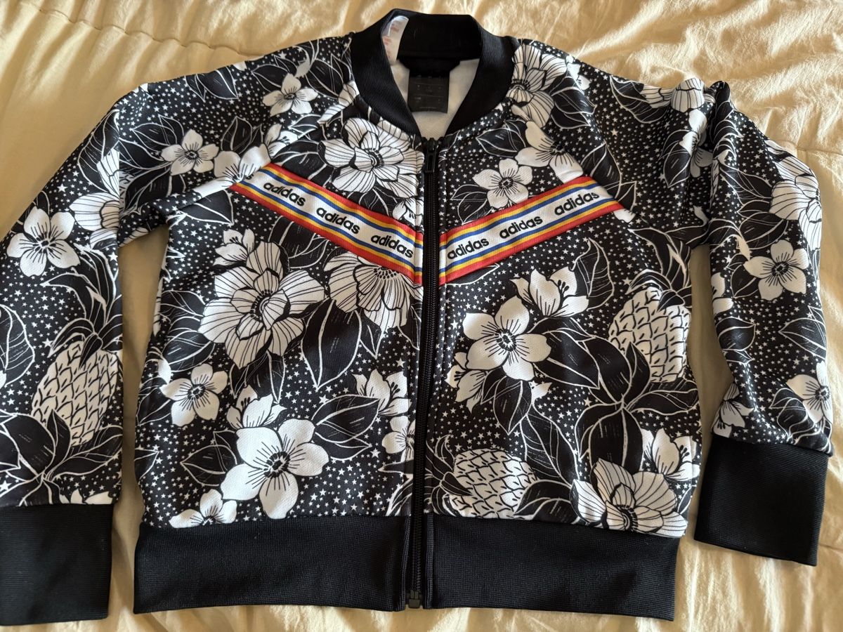 Adidas Giacche: Vintage Adidas Blumen XS – Usato da Birsfelden venduto da Soulseeker