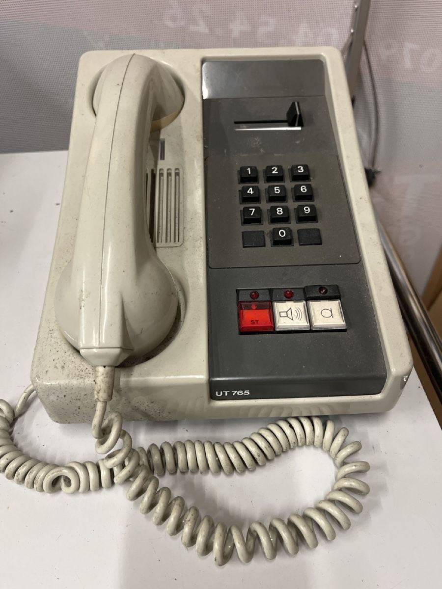Swisscom Telefoni: Ancien téléphone UT 765 – Usato da Onnens FR venduto da Daniel333
