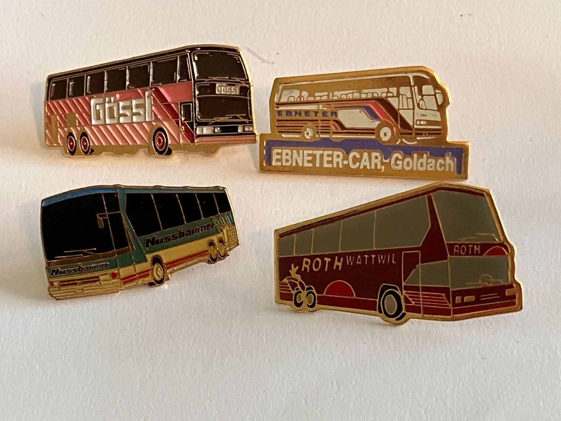 Placchette & Badge: 4 Pin Reisecar diverse – Usato da Basel venduto da djwwpp