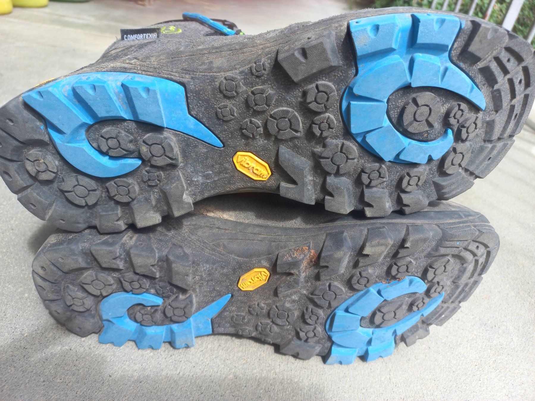 Scarpe da uomo: Wanderschuhe Brütting Grösse 41 – Usato da Rüedisbach venduto da Elforas 2