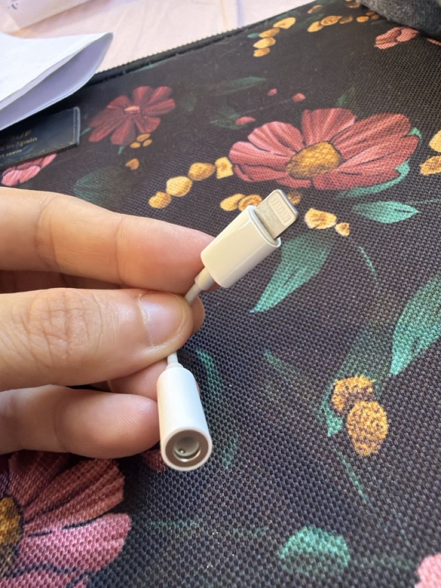 Apple Lecteurs & Adaptateurs: Apple Lightening Adapter für iPhone mit Kopfhörer – Neuf (Voir description) à Dietlikon par flo_dm5l 3
