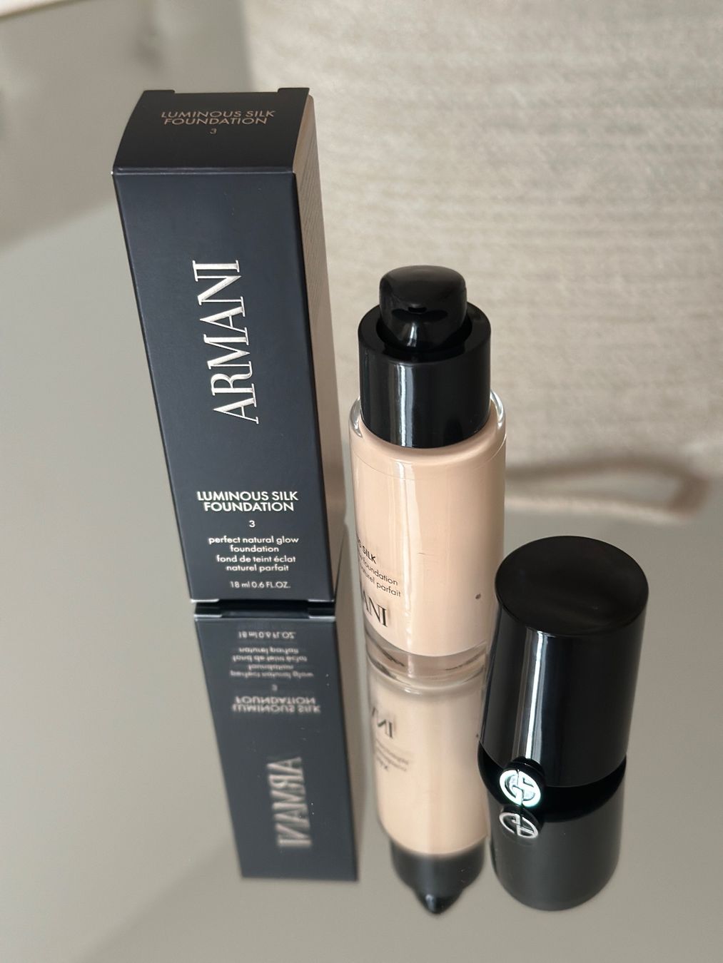 Armani Make-up: ARMANI Luminous Silk Foundation N°3, NEU 18ml – Nuovo e nell'imballaggio originale da Zürich venduto da methee1107