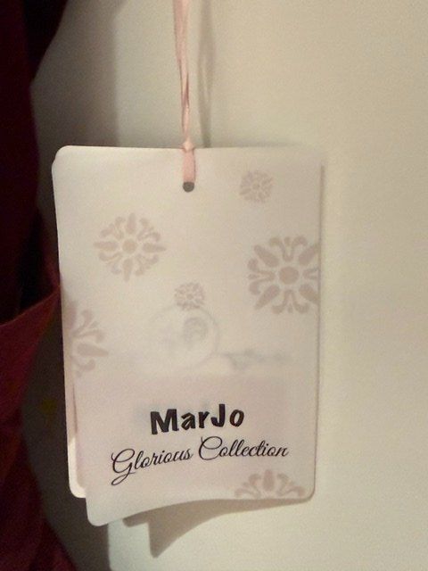 Krüger Vestiti: Dirndl Marjo Samt Bordeaux Gr. 46 mit Krüger Bluse  Gr. 44 – Nuovo (secondo la descrizione) da Waltenschwil venduto da gaby70 4