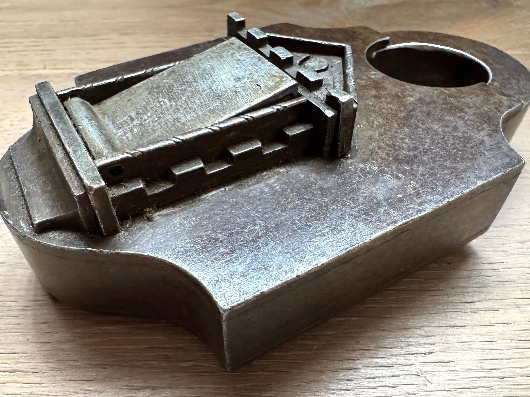 Lucchetti: Antikes Vorhängeschloss Schmiedeeisen 16 cm – Usato da Rothrist venduto da Luckywinner 5