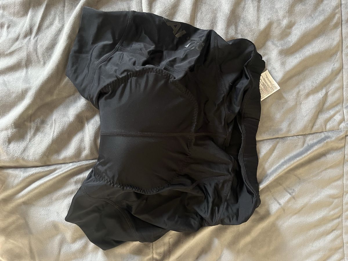 Craft Pantaloni: Short de vélo – Usato da Montsevelier venduto da Duna2210 1