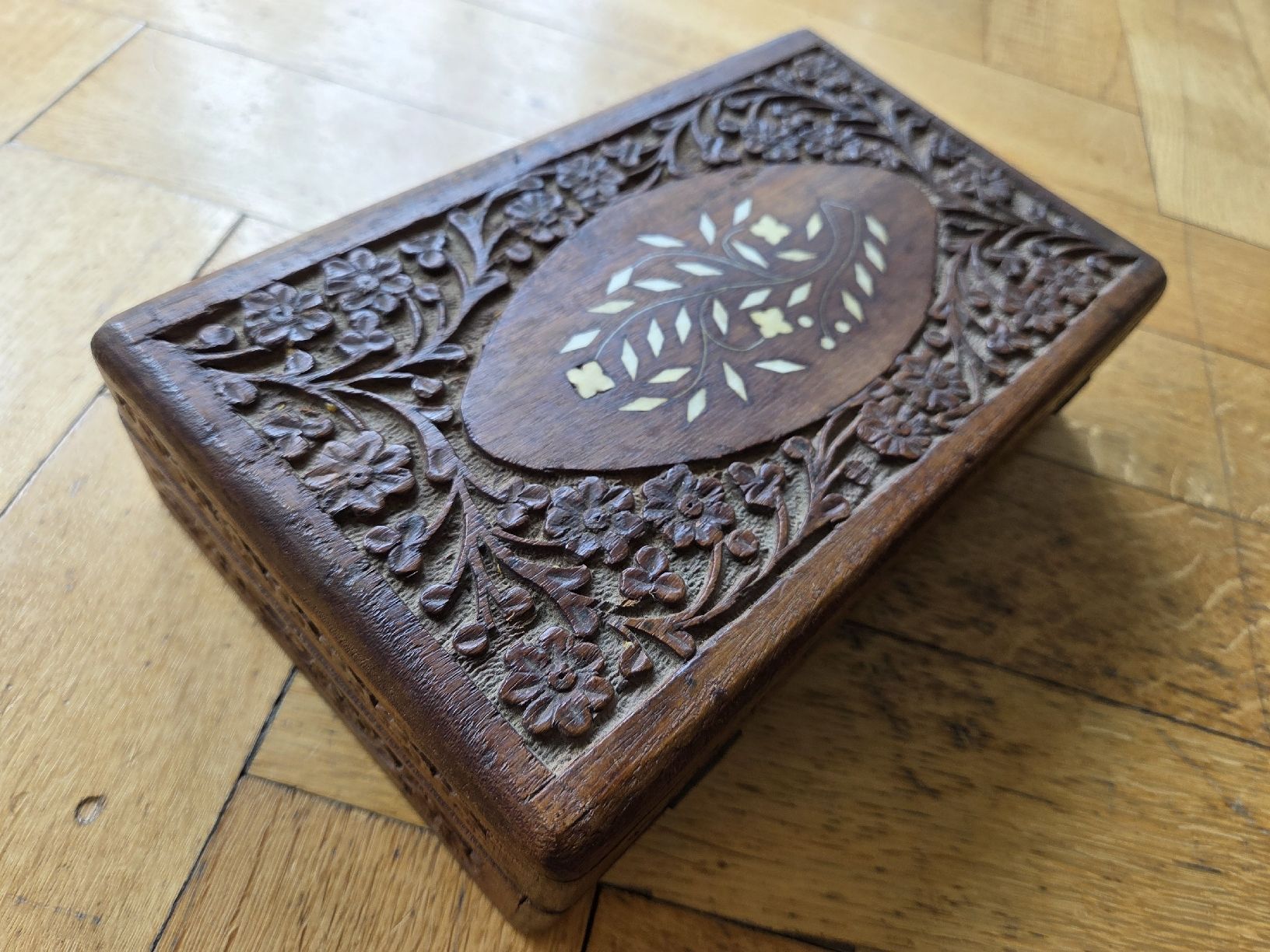 Dosen: Boîte vintage en bois sculpté – Gebraucht aus Territet von Cenh 4