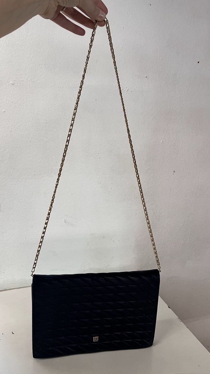 Taschen für Damen: Borsa Guy Laroche a tracolla blu trapuntata con catena – Gebraucht aus Lugano von yul_fhg2 6