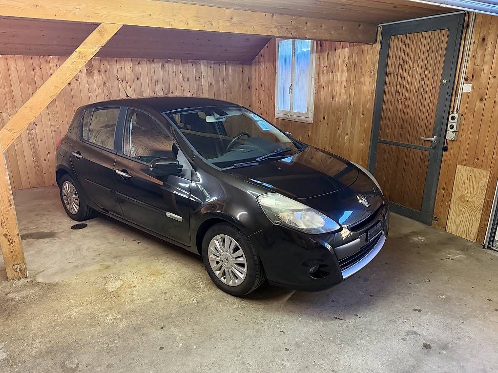 Automobili: Renault Clio technisch in gutem zustand  – Usato da Wil SG venduto da bmwnr1
