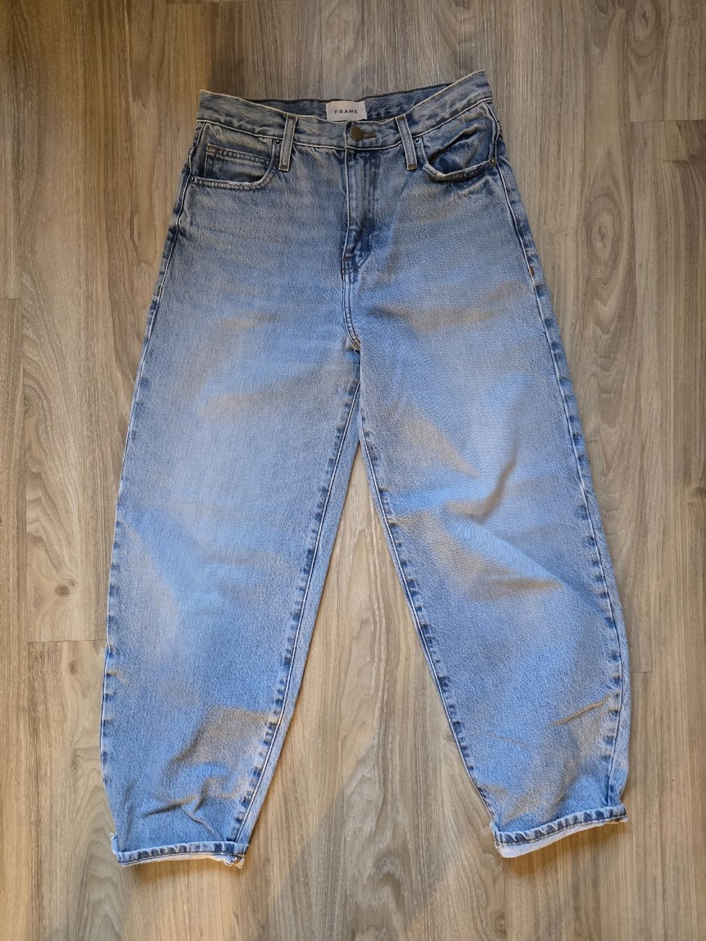 Jeans: FRAME Barrel Jeans Gr 26 – Gebraucht aus Interlaken von NataliiaS