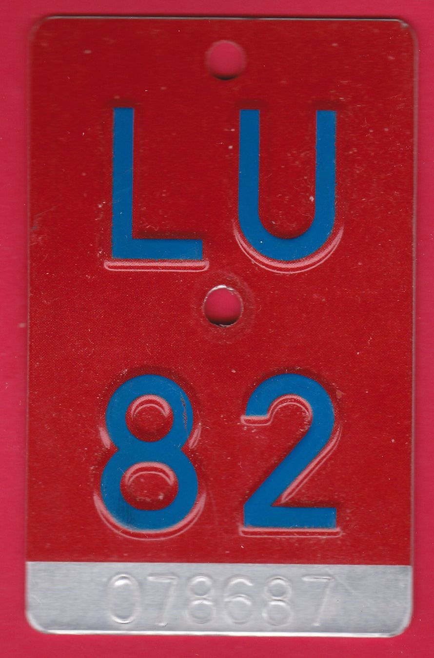 Insegne: VELONUMMER / FAHRRADSCHILD, LU 82 – Usato da Oberrieden venduto da Gebirgsstelze