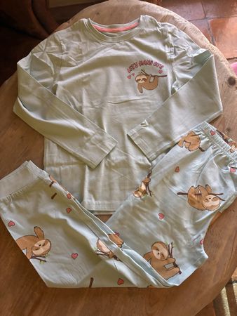 Tolles Pyjama Gr. 146, Neu