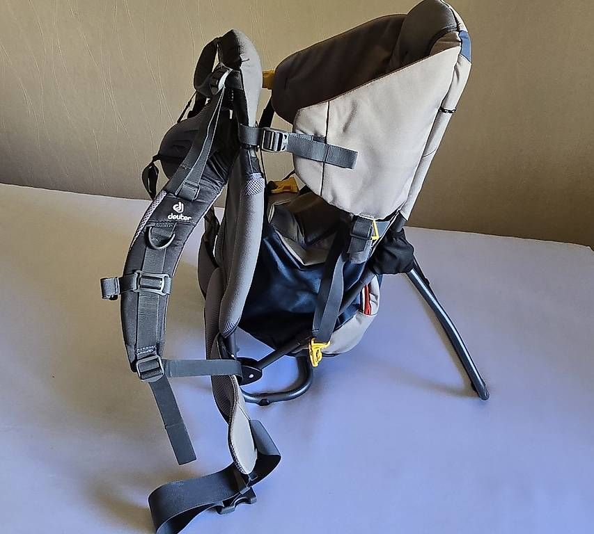 Marsupi portabebè: Deuter Kid Comfort Kindertrage / Kraxe – Usato da Au ZH venduto da rei_yv6c 1