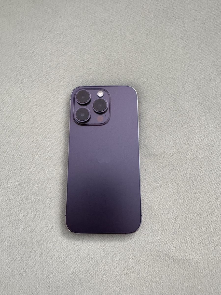 Apple Portables: IPhone 14 Pro dunkellila – D'occasion à Gebenstorf par jome70