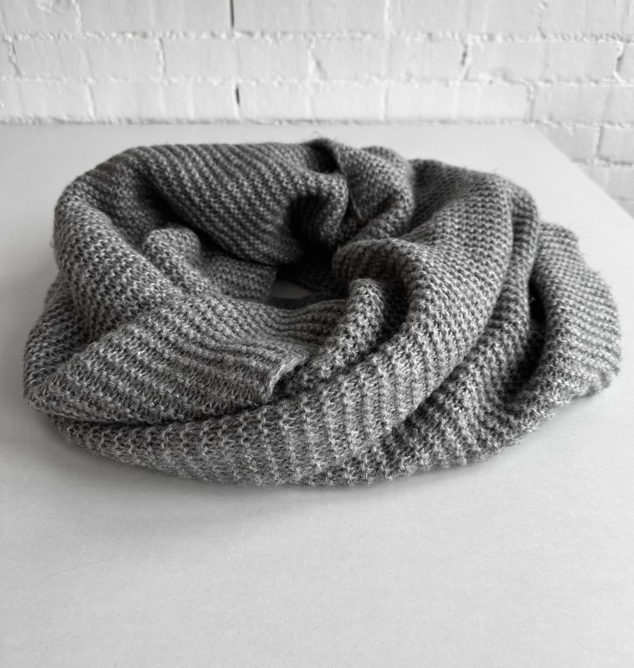 Foulard & Sciarpe: Grosser grauer Strickschal – Usato da Bern venduto da Fraeuleinhonig