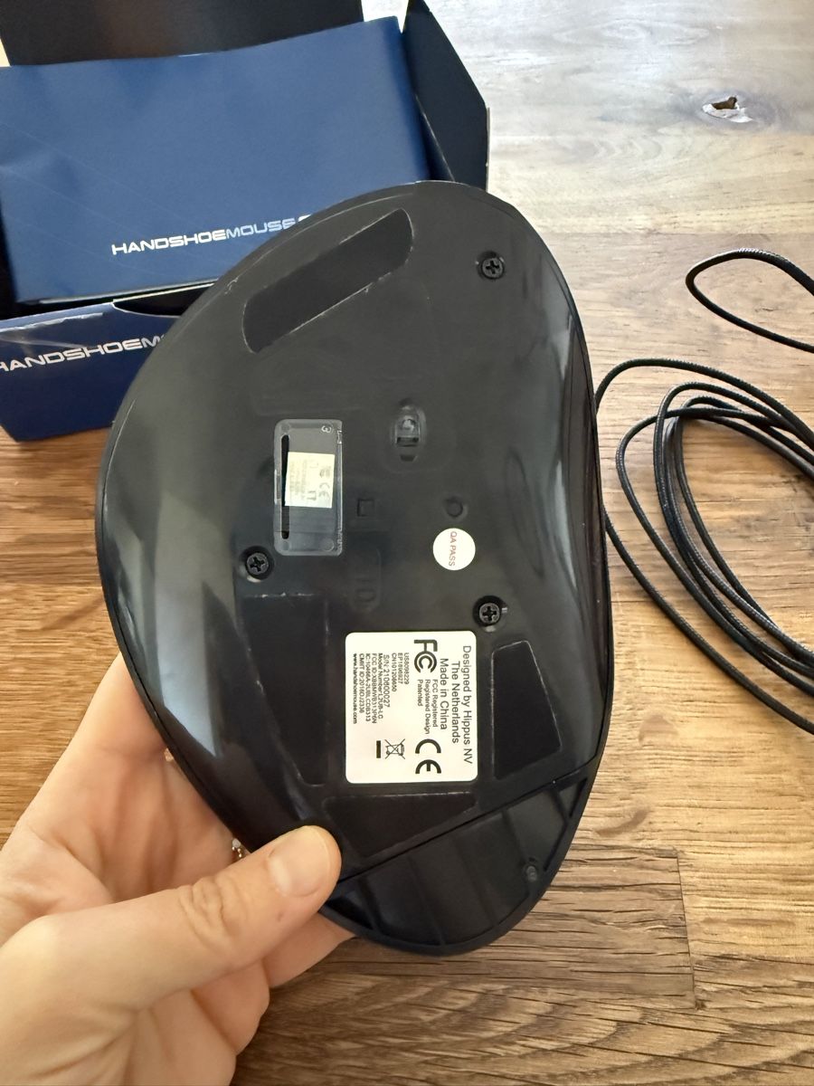 Mouse: Handshoemouse grösse L – Nuovo (secondo la descrizione) da Niederhasli venduto da swissbrocki 1