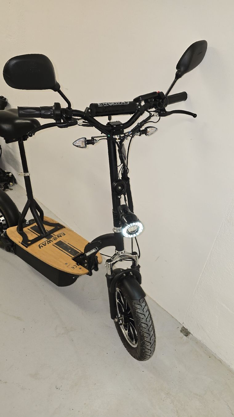 Scooters: E-roller E-Scooter 45 kmh Eneway Revoluzzer – Gebraucht aus Lenzburg von cameleoncolor 4