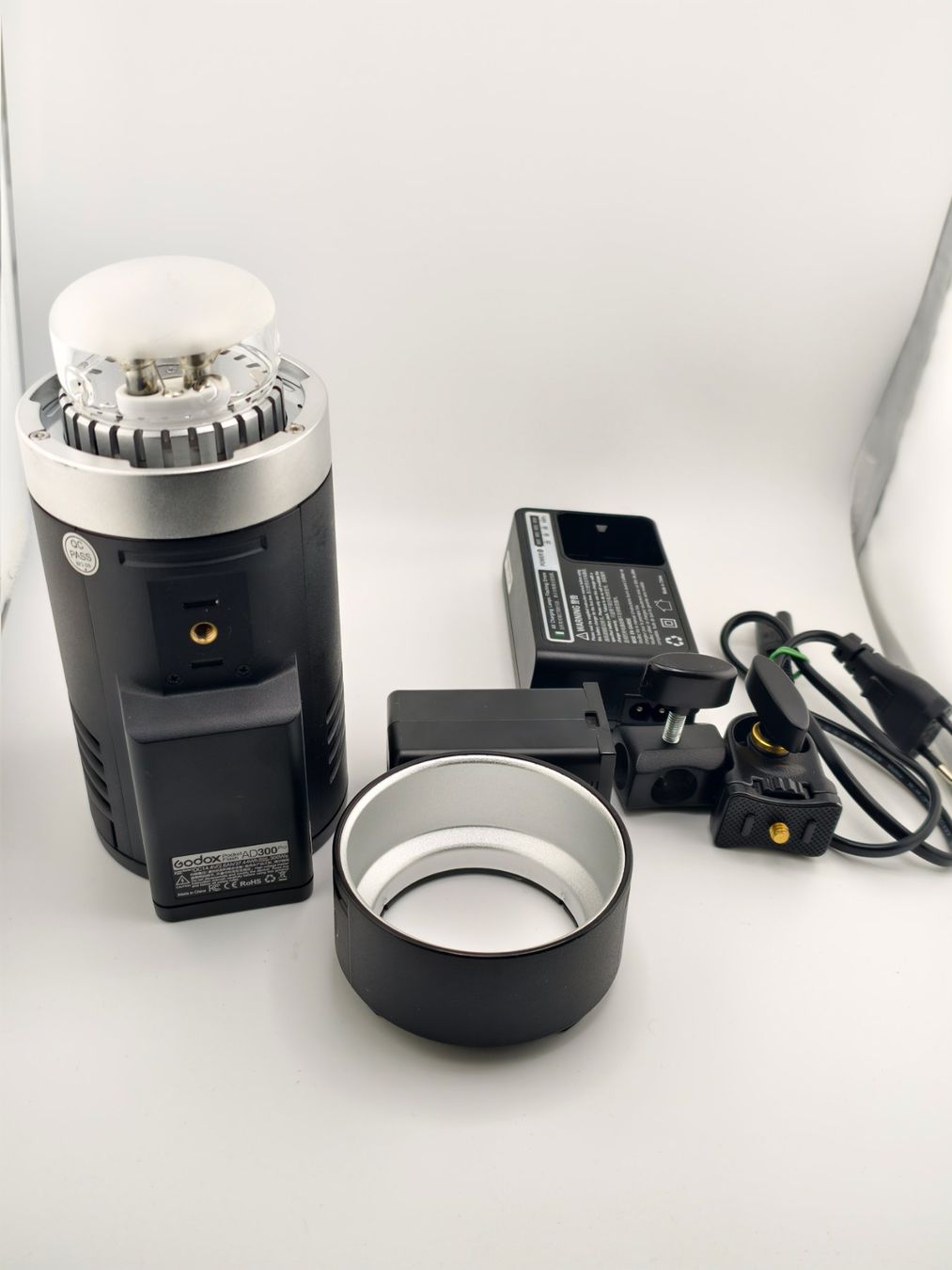 Godox Flash: Godox AD300Pro Strobe light Neu – Usato da Uster venduto da TOPPRICEE 1