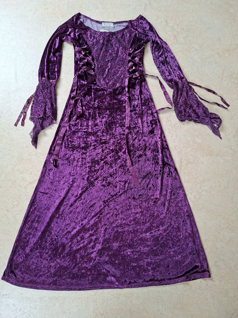 Kleider: Wunderschönes Samtkleid Lila, Gr. 1 Size Neu, Boom Baba – Neu (gemäss Beschreibung) aus Klingnau von vollmond36 6