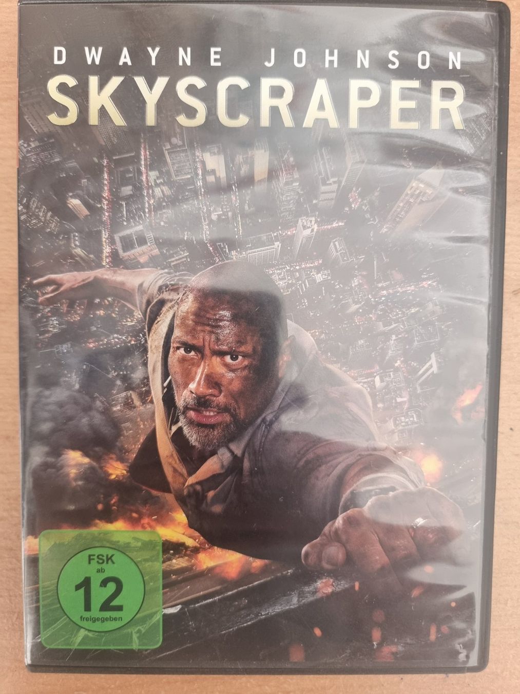 Tutti i DVDs: Skyscraper DVD mit Dwayne Johnson - Top Zustand! – Usato da Näfels venduto da energie2925