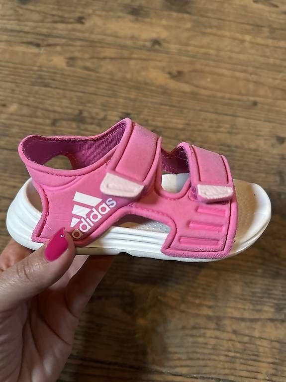Schuhe für Mädchen: Sandaletten gr. 21 – Gebraucht aus Zürich von luc_bb9h