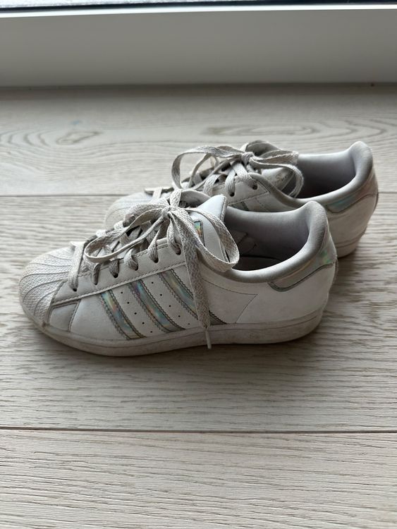 Adidas Scarpe per ragazze: Adidas Sneaker weiss/silber – Usato da Küsnacht ZH venduto da Sbrunier