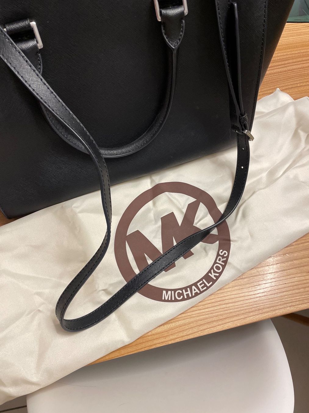 Michael Kors Taschen für Damen: Michael Kors Selma Large Schwarz/Silber – Gebraucht aus Konolfingen von likeacat 4