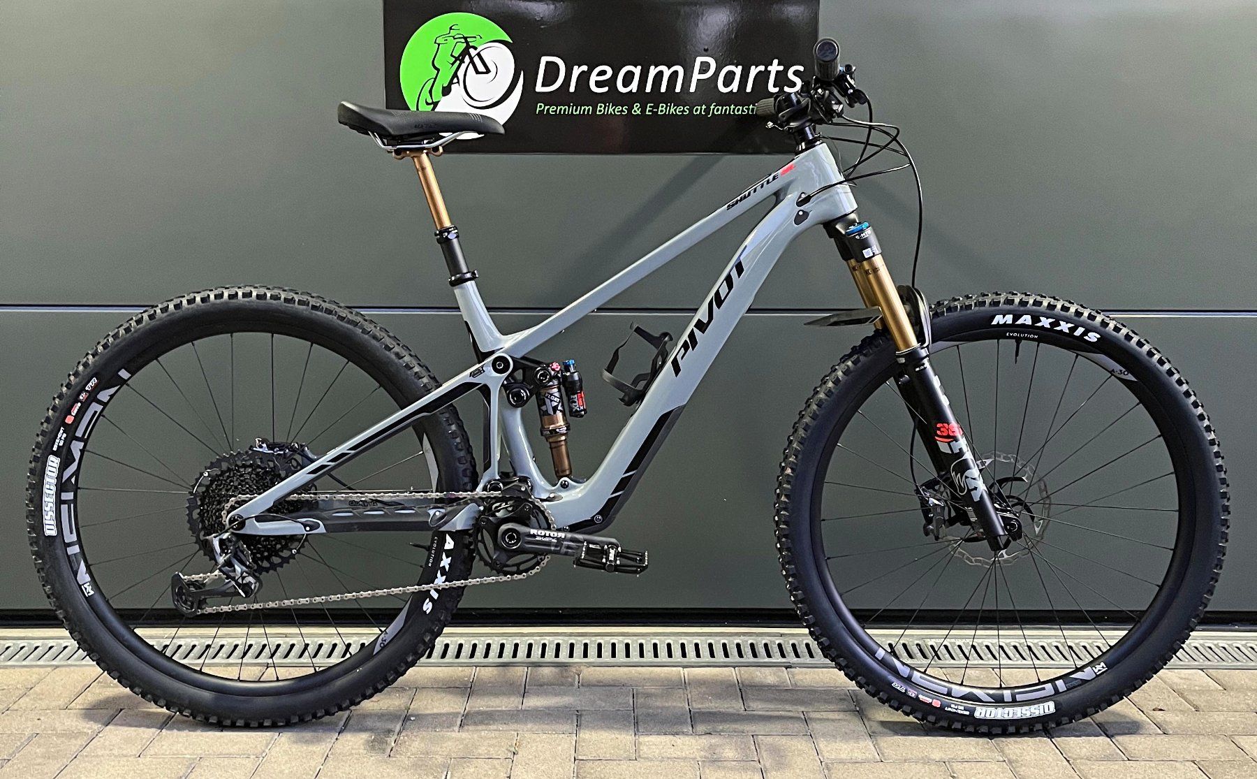Vélos: *Pivot Shuttle SL Pro Light Enduro E-MTB Carbon – Neuf (Voir description) à Hausen AG par Dream_Parts