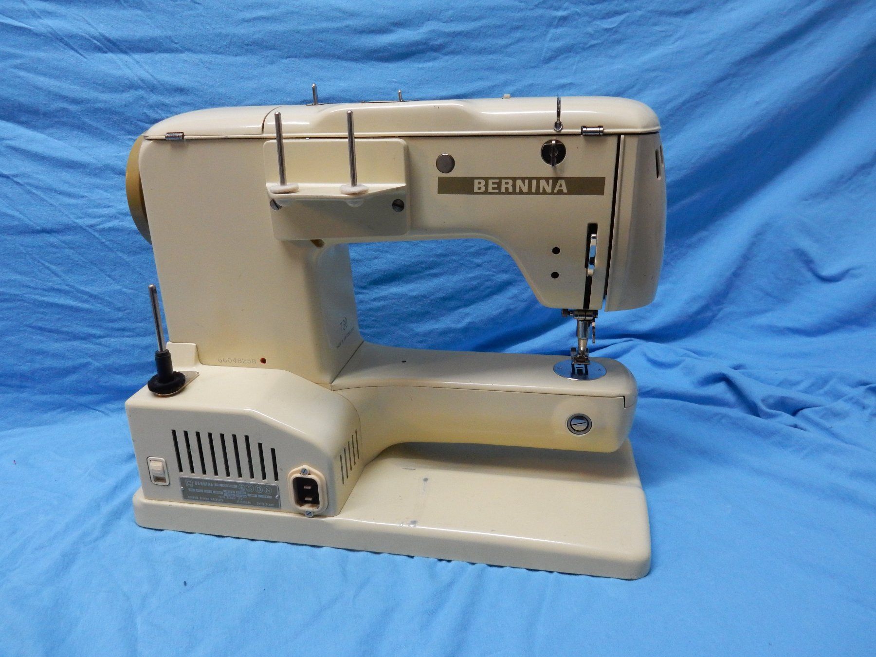 Bernina Nähmaschinen: Bernina 730        26008 – Gebraucht aus Watt von Mariposa49 6