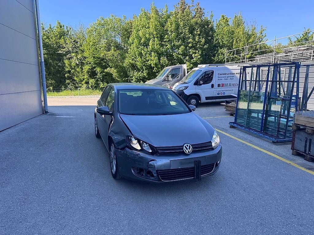 Automobili: VW Golf 2.0 TDI Comfortline – Usato da Orbe venduto da shk_jrw5