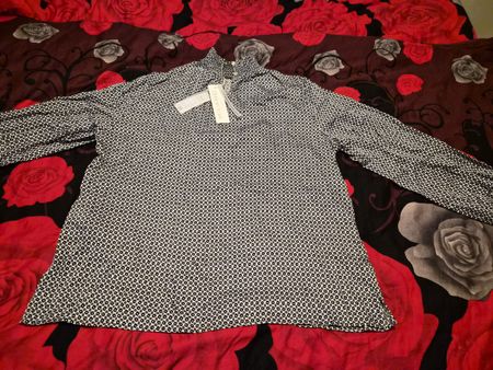 Milano Italy  Bluse gr 44 neu