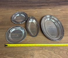 4er Set Vintage Serviertabletts/Teller,Metall,verschieden