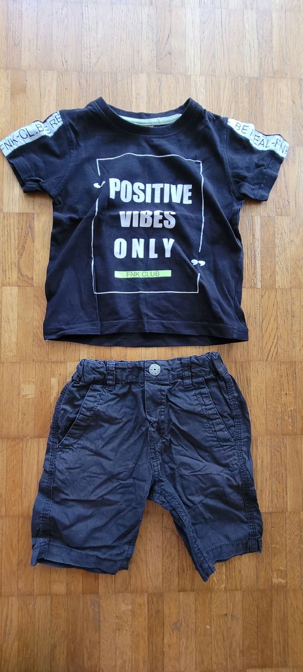 Lotti & Set di vestiti: T shirt Shorts gr 98 – Usato da Emmenbrücke venduto da gatasalvache