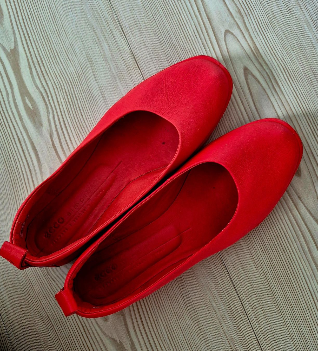 Chaussures femmes: Ballerinas rot Leder ECCO Gr.40 – D'occasion à Schaffhausen par Catboot01