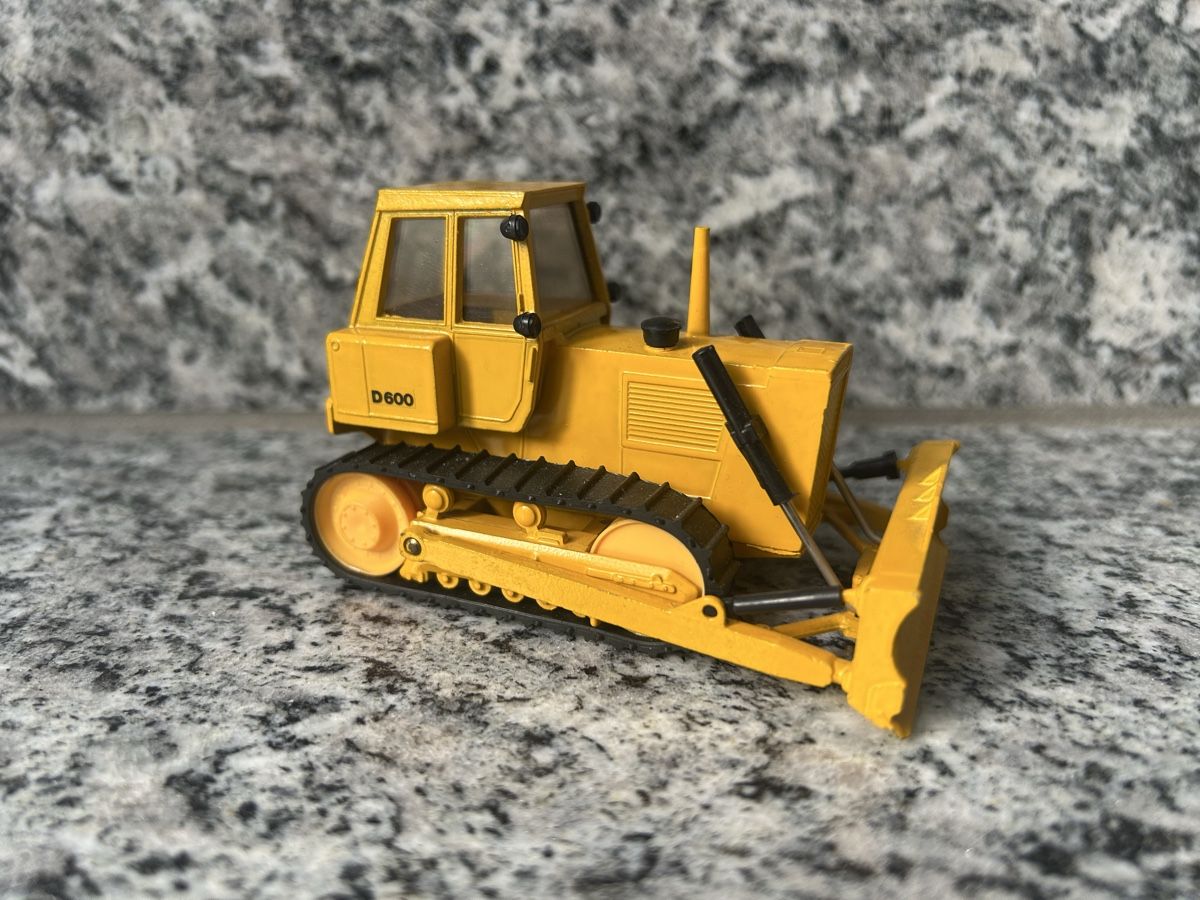 Modellbausätze & Standmodelle: Hanomag Bulldozer, 1:50 , Cursor – Gebraucht aus Horw von Tigercat635