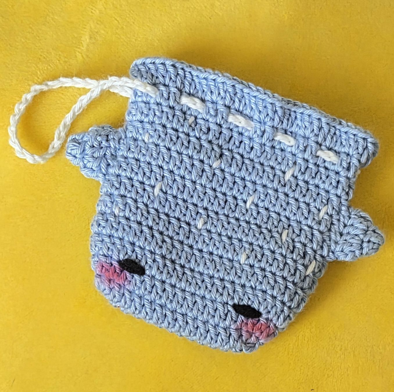 Borse: Pochette étui requin bleu crochetée à la main – Nuovo e nell'imballaggio originale da Plan-les-Ouates venduto da Aoimis_333 2