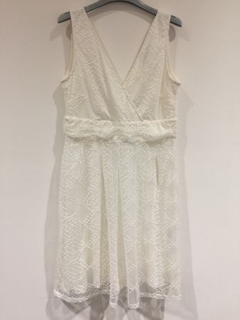 S Oliver Kleid kurz oh Arm Tüll Spitze gebrochen weiss Gr 38