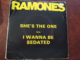 Ramones - She's the One / I Wanna Be Sedated - UK Single!